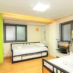 Hostel Kw Sinsa