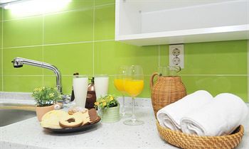 Kw Sinsa Hostel *