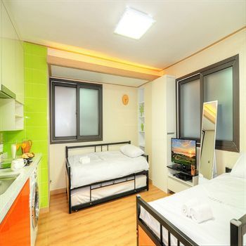 Kw Sinsa Hostel *
